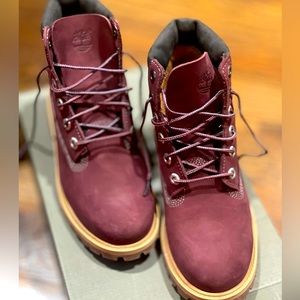 Timberland Dark purple size 6 woman/ 4 juniors